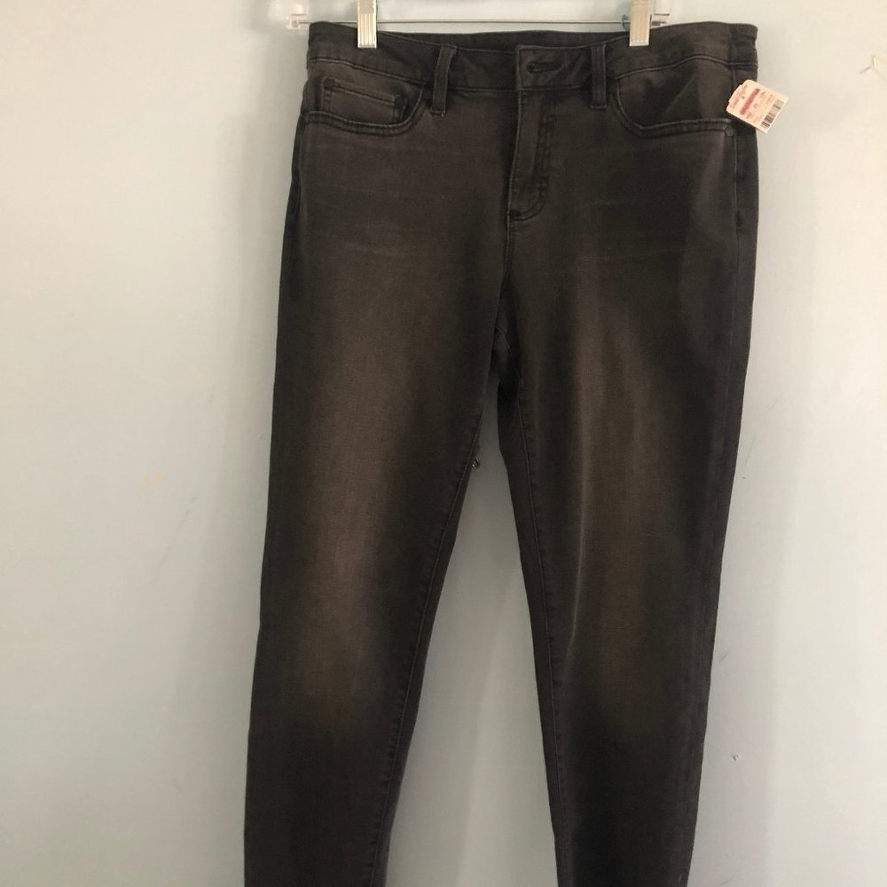 Jeans; Ankle; faded Black; frayed hem;NEW WITH TAG